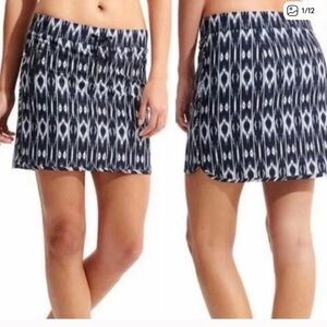 Athleta Reflection Stretch-In Athletic Skort Navy White Aztec Print